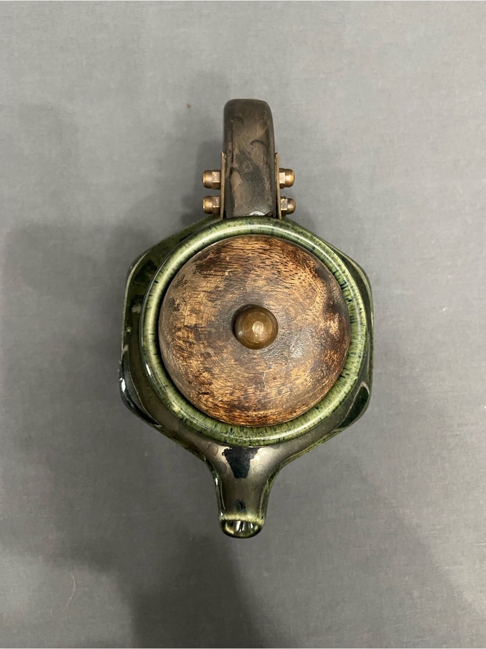 VTG Japanese Stoneware Teapot Green Speckled Glaze Wooden Handle Brass Fittings - Picture 4 of 17